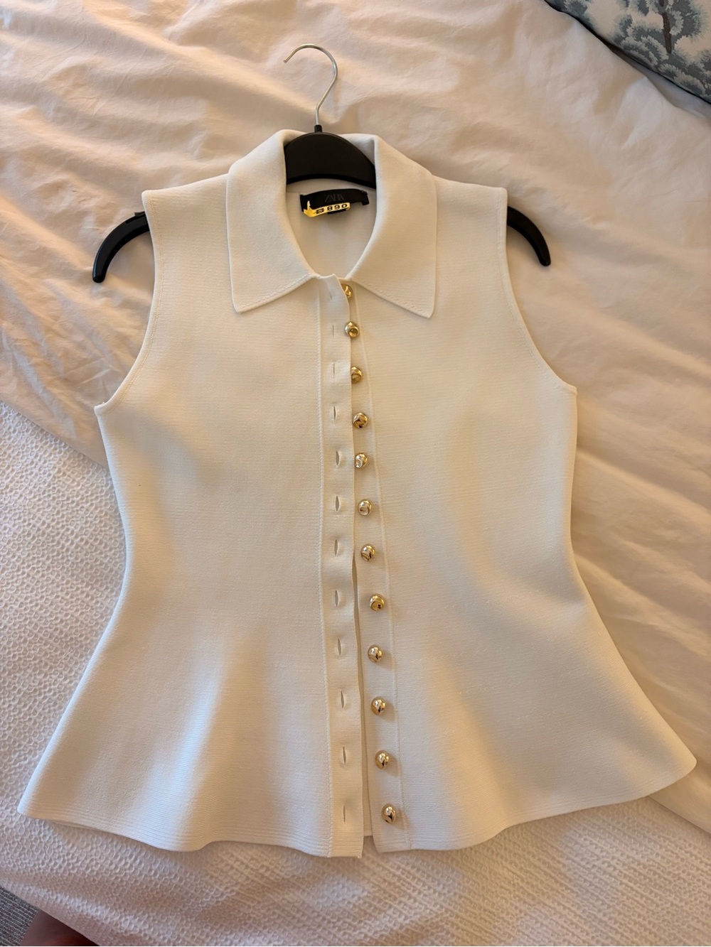 Zara sleeveless knit top with gold buttons